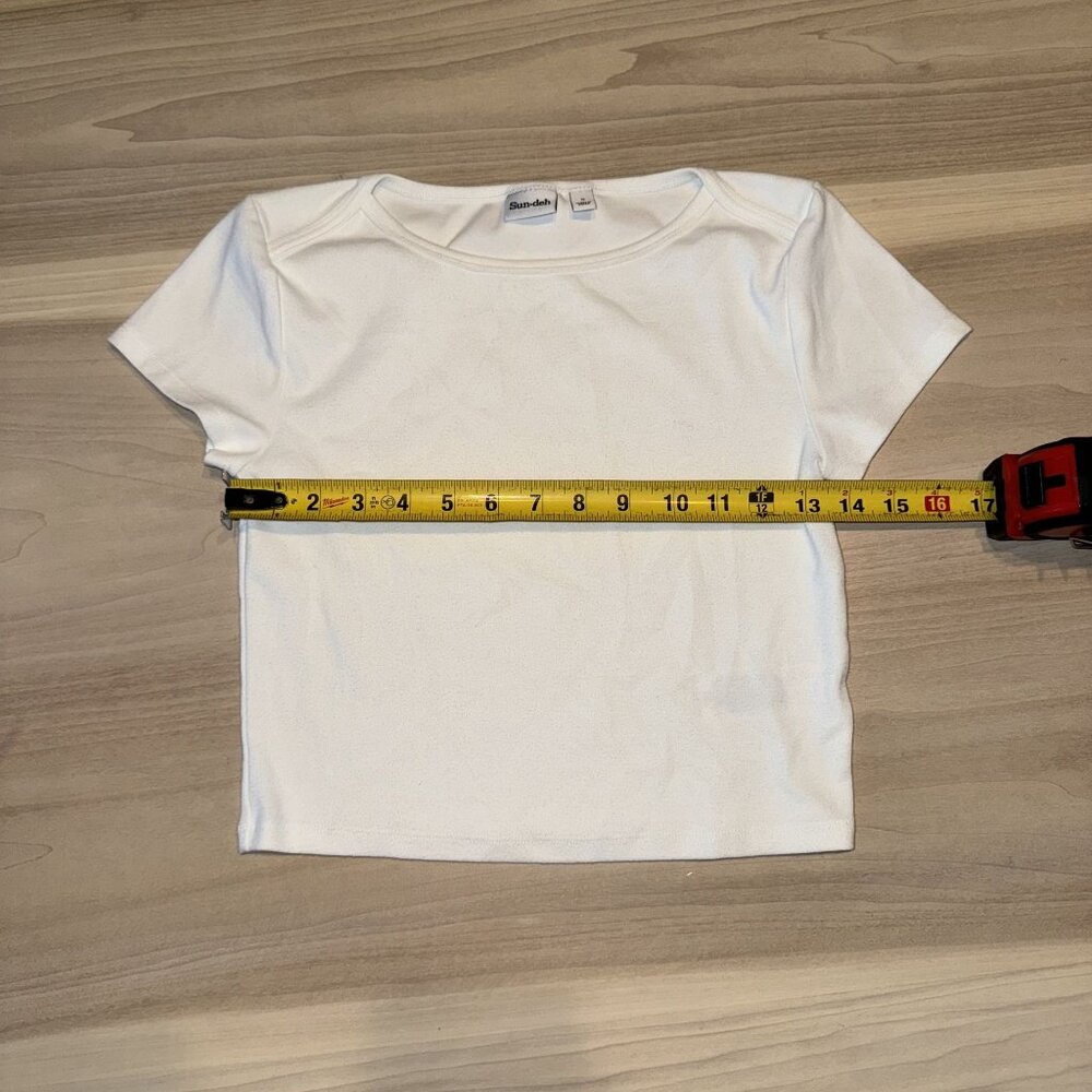 Sun-deh Aritzia White Short Sleeve Cropped Baby Tee Women's Small S - Picture 2 of 6
